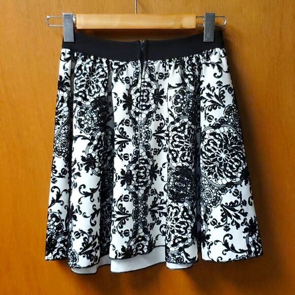 Xtra Ordinary Beautiful Skirt & Embelleshed Top set, size 3 - Picture 9 of 10